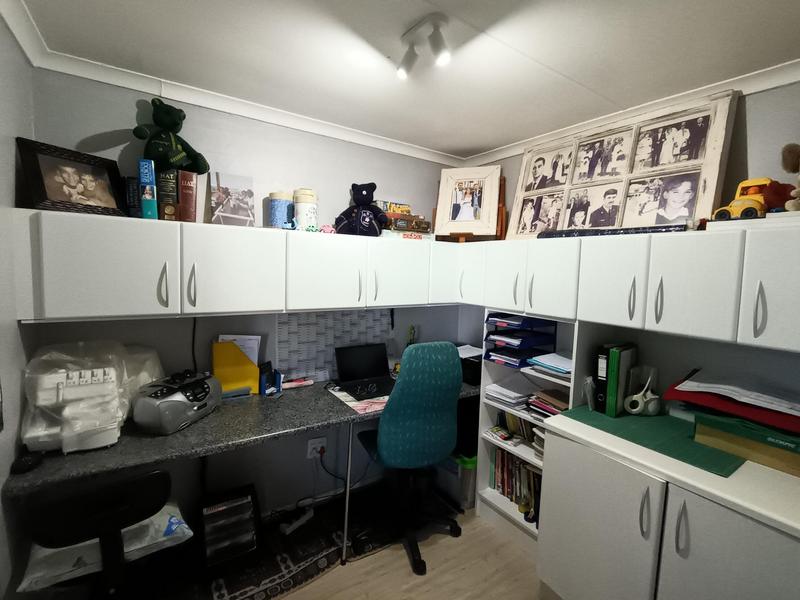 3 Bedroom Property for Sale in Hartenbos Western Cape
